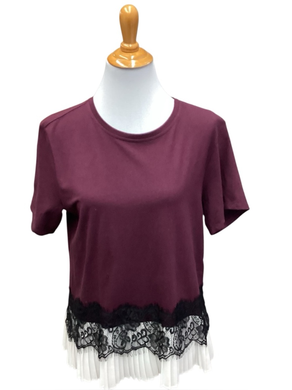 Laundry By Shelli Segal Lace Trim Burgundy Tee Misses size L
